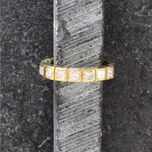 Frieda Rothman Princess Cut Band in gold